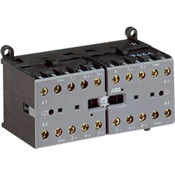 Мини-контактор реверсивный VB7-30-10-01 (12A при AC-3 400В), катушка 24В АС, с винтовыми клеммами - фото 120264
