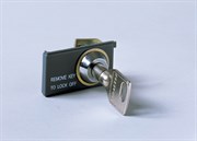 Блокировка выключателя в разомкнутом состоянии LOCK IN OPEN POSITION - SAME KEY N.20007