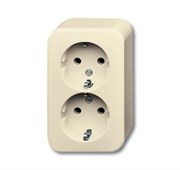 Розетка SCHUKO 16А 250В, двойная, вертикальная, для открытого монтажа, серия Busch-Duro 2000 AP, цвет слоновая кость